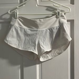 Lululemon Speed Up Shorts Size 4 - 2.5 inch lined